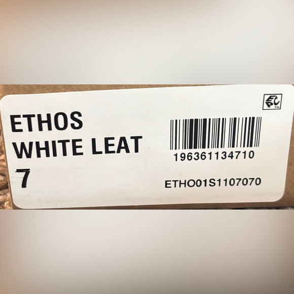 NWT • Steve Madden • Women’s White Ethos Adjustable Ankle Strap Sandals • Size 7 - Picture 3 of 4